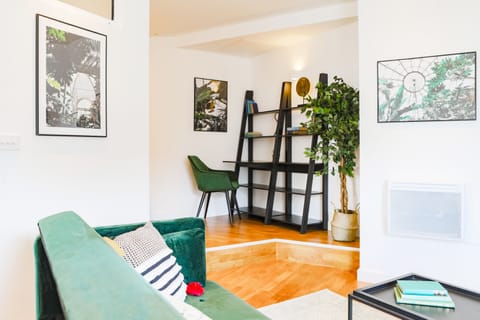 Green River Apartment in Staines-upon-Thames