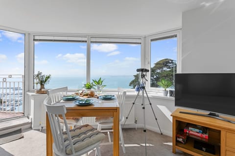 Bayview Balcony Apartment in Torquay