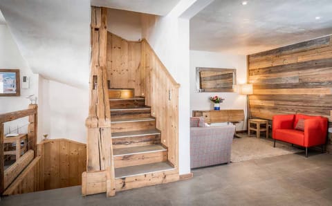 Snow & Stone Apartment in Val dIsere