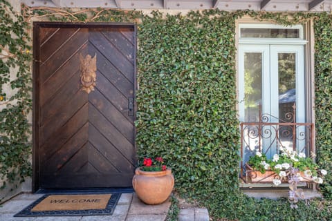 The Art of Wine Apartment in Napa Valley