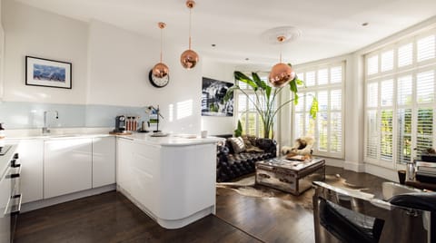 Adelaide Apartment in London Borough of Camden