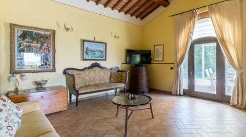 Tuscan Trees Apartment in Tuscany