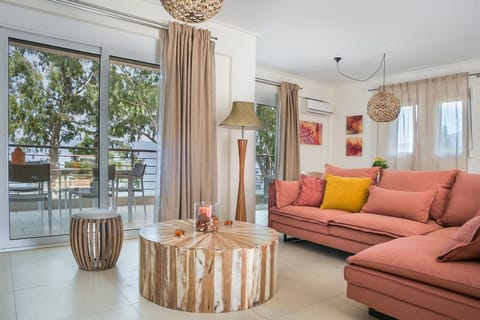 Ionian Peach Apartment in Karavomylos