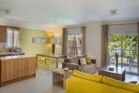 Lime Peel Apartment in Karavomylos