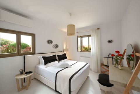 Lemongrass Warble Apartment in Paros, Greece