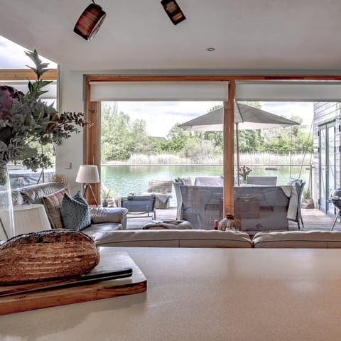 Tufted Duck Apartment in Cotswold District