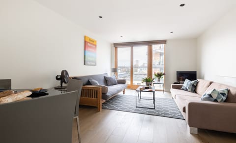 Dock City Apartment in London Borough of Southwark