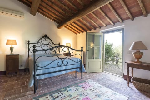 Oliva Farmhouse Apartment in San Casciano Val Pesa