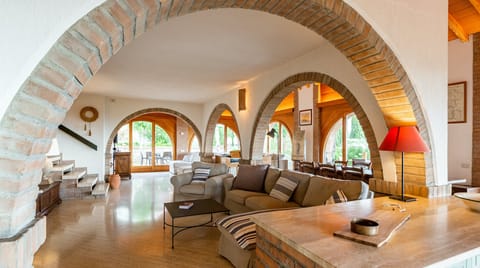 Flower Crown Apartment in Tuscany