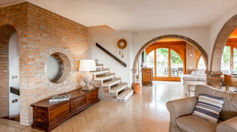 Flower Crown Apartment in Tuscany