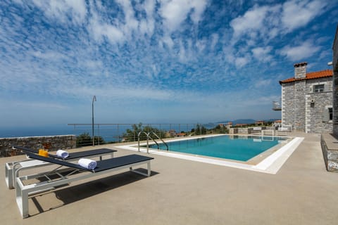 Call of the Waves Apartment in Messenia