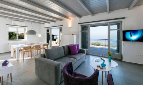 Call of the Waves Apartment in Messenia