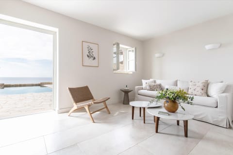 Sunset Zephyr Apartment in Messenia