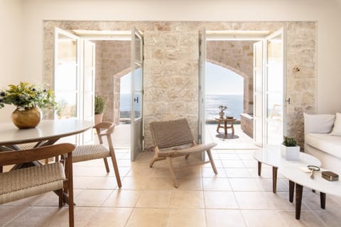 Sunset Zephyr Apartment in Messenia