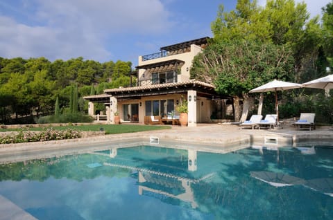 The Water Fountain Apartment in Argolis, Greece