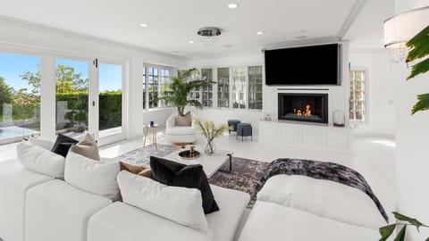 Mountains of Luxury Condo in Pacific Palisades