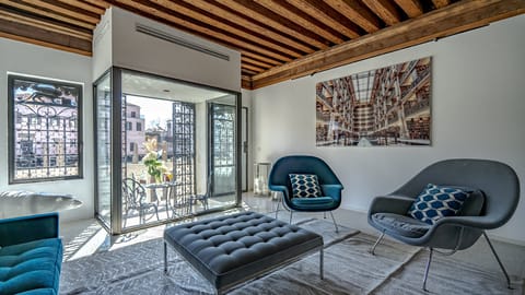 Palazzetto Acqua Apartment in Venice