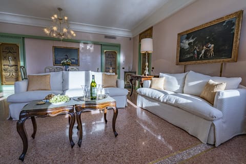 Venetian Lagoon-scape Apartment in Venice