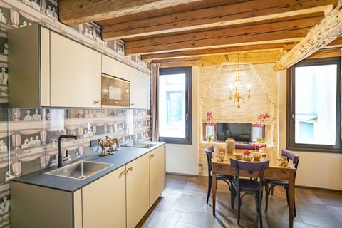 Canal Dreams Apartment in San Marco