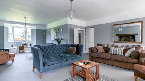 Champagne & Ice House in North Devon District