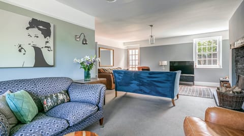 Champagne & Ice House in North Devon District