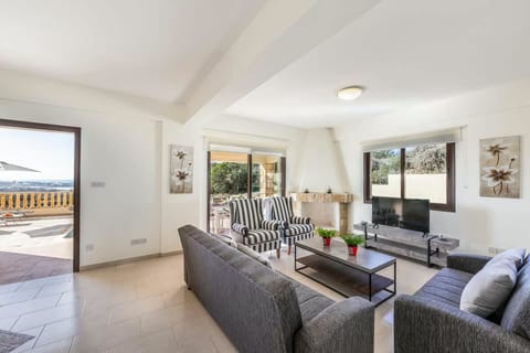 Terracotta Frames Apartment in Paphos