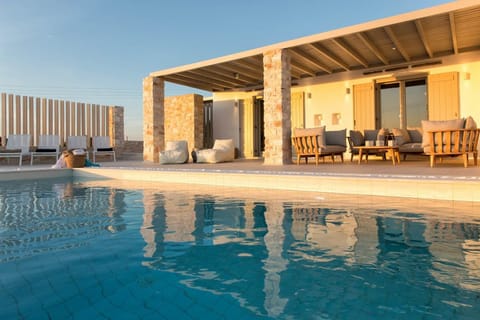 Modern Tradition Apartment in Paros