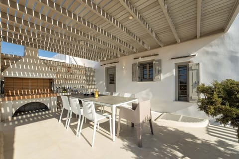 Modern Tradition Apartment in Paros