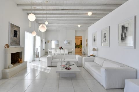 Shades of White Apartment in Paros