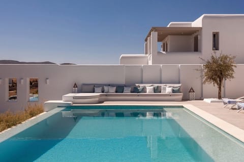 Reflect & Illuminate Apartment in Paros