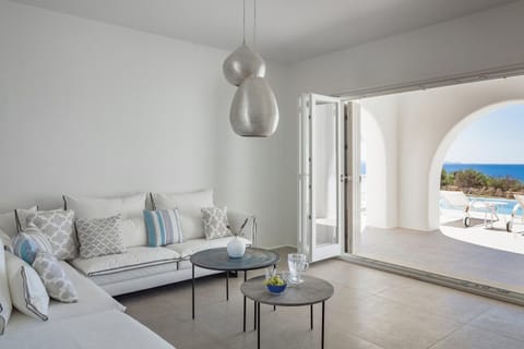 Reflect & Illuminate Apartment in Paros