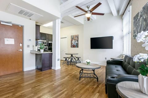 The Periodical Apartment in French Quarter