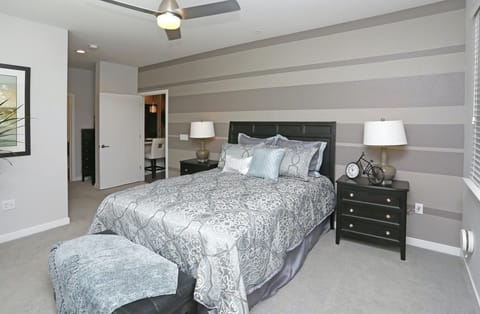 Silicon Pearl Apartment in Menlo Park