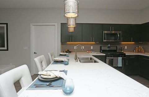 Silicon Pearl Apartment in Menlo Park