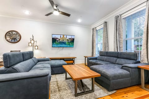 Louisiana Hot Apartment in Warehouse District