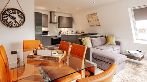 An Amber Glow Apartment in Bristol