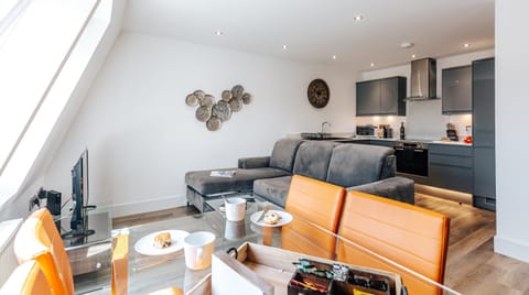 Splash of Tangerine Apartment in Bristol