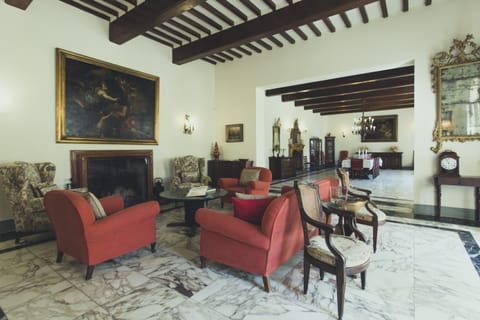 Shutter & Vine Villa in Emilia-Romagna