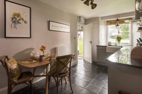 A Chocolate Box Apartment in Bovey Tracey