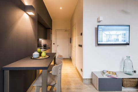 Leva's Lamp Studio Apartment in Bologna