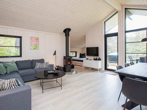 Bright Wood Grove Apartment in Vig