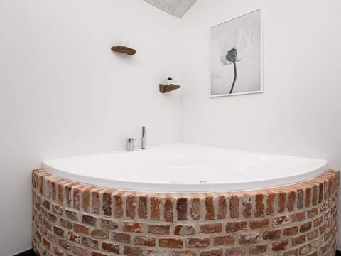 Bay & Brick Apartment in Løkken