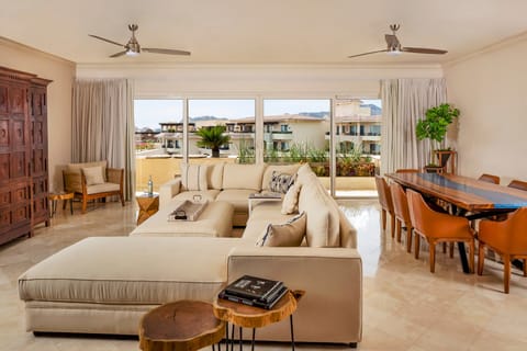 The Hibiscus Flower Apartment in Cabo San Lucas