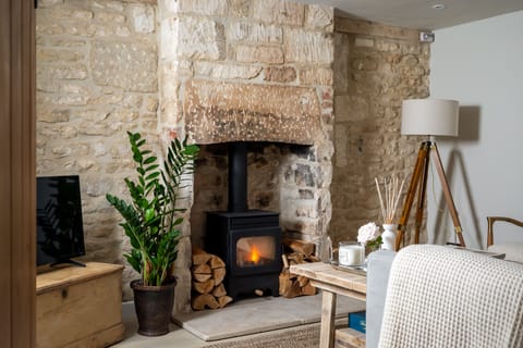 Queen of The Cotswolds Apartment in Painswick