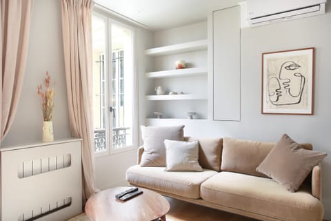 The Light Within  Apartment in Paris