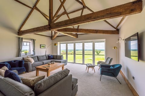 Rolling Wolds Barn House in England