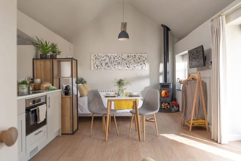 Spoonbill Apartment in England