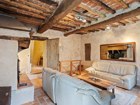 The Tuscan Time Machine Apartment in Umbria