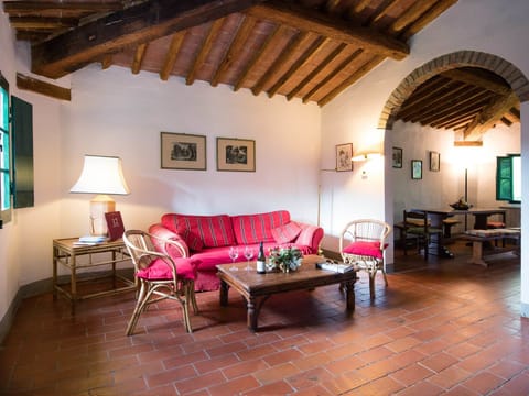 Farmhouse Ghizzano Apartment in Tuscany