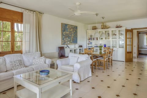 Lavender & Luxe Apartment in Maresme